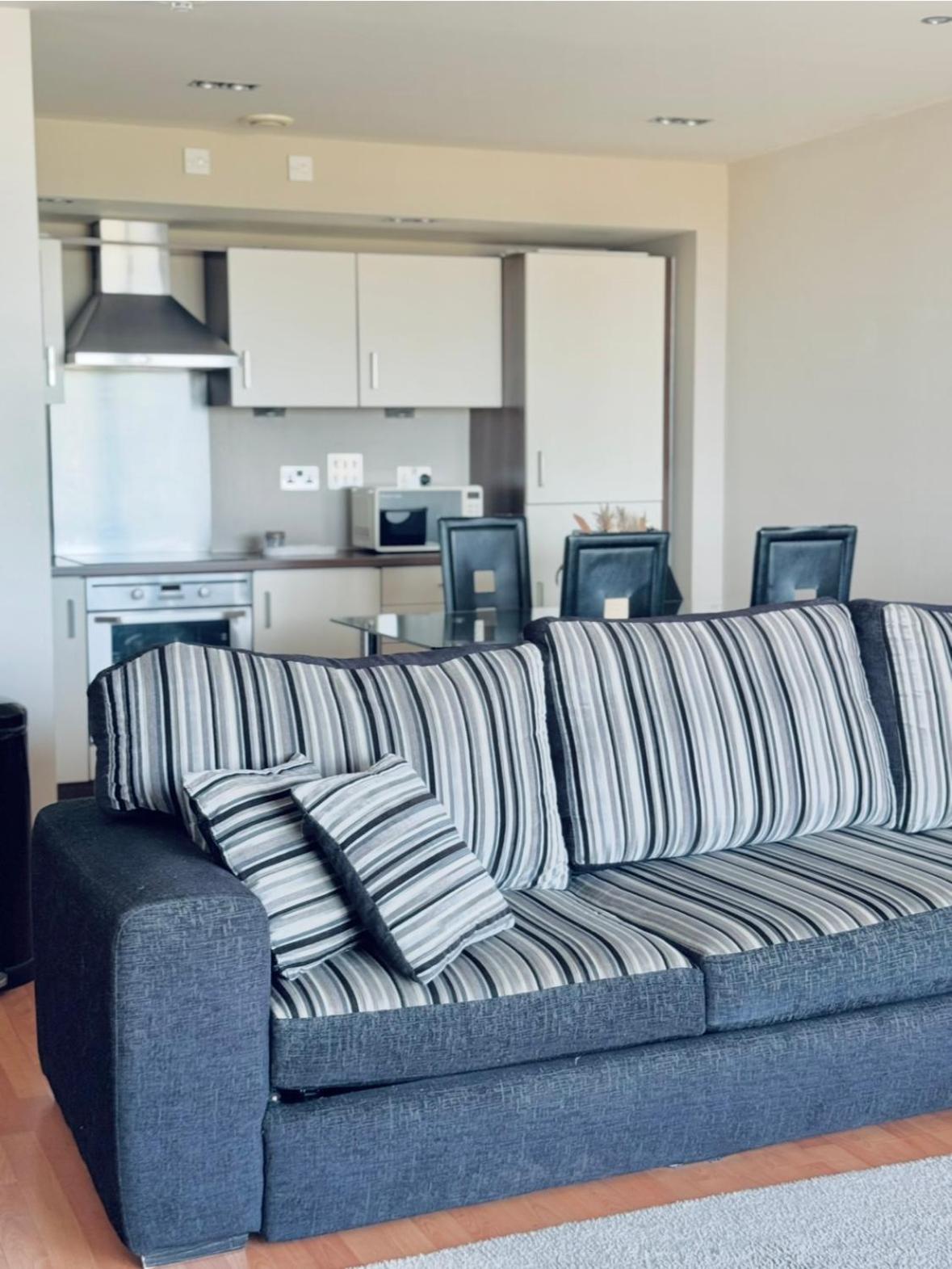 Modern Two Bedroom Apartments Édimbourg Extérieur photo